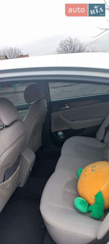 Седан Hyundai Sonata 2015 в Кобеляках