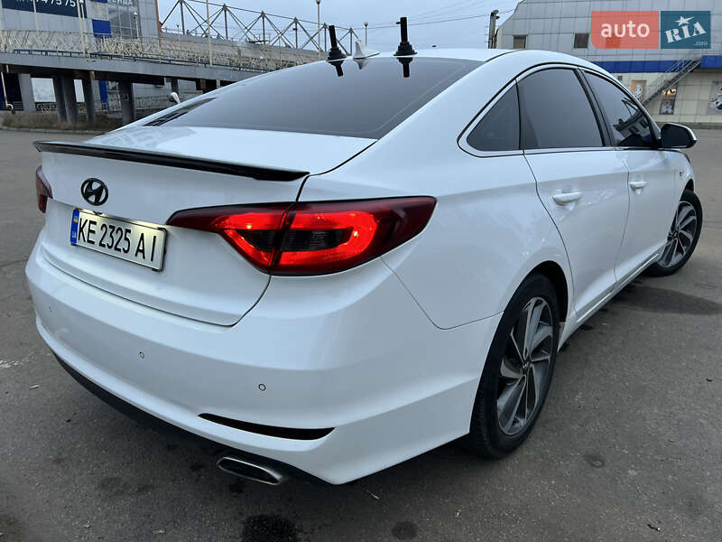Седан Hyundai Sonata 2015 в Кривом Роге