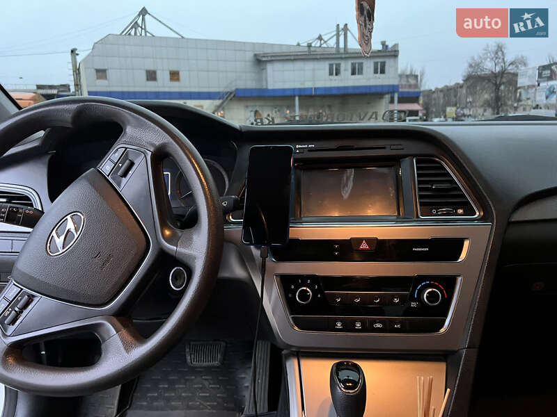 Седан Hyundai Sonata 2015 в Кривом Роге