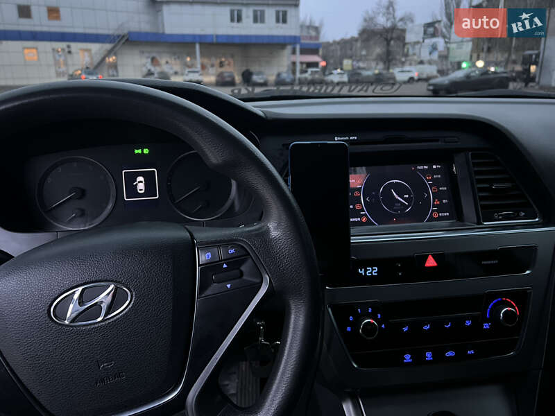 Седан Hyundai Sonata 2015 в Кривом Роге