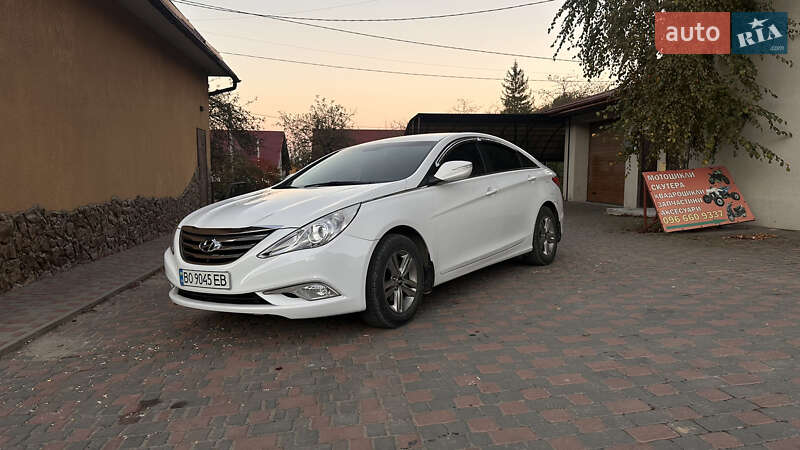 Седан Hyundai Sonata 2013 в Бучаче