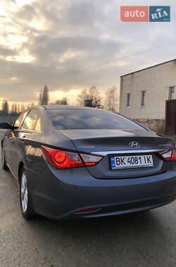 Седан Hyundai Sonata 2010 в Вараше