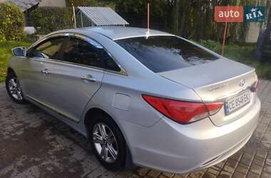 Седан Hyundai Sonata 2013 в Черновцах