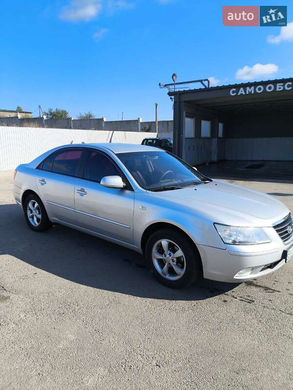 Седан Hyundai Sonata 2012 в Смілі