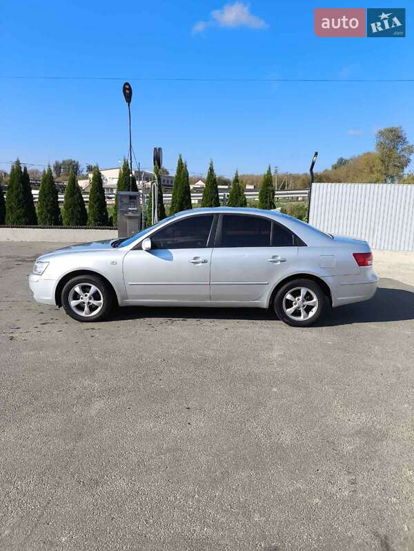Седан Hyundai Sonata 2012 в Смілі
