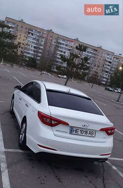 Седан Hyundai Sonata 2015 в Николаеве