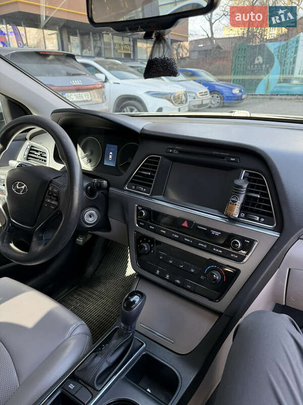 Седан Hyundai Sonata 2015 в Львове