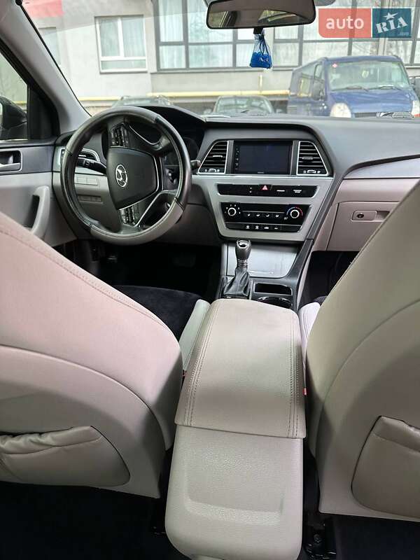 Седан Hyundai Sonata 2014 в Львове