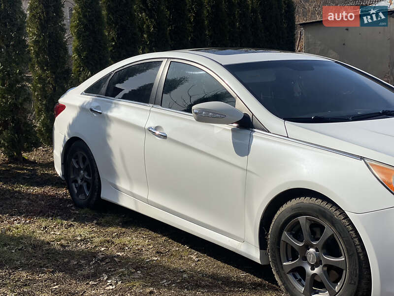 Седан Hyundai Sonata 2014 в Чорткове