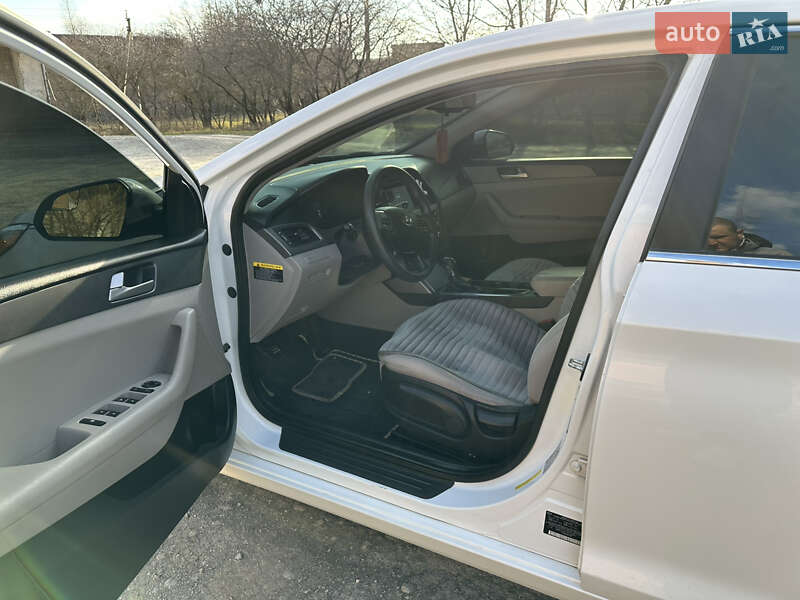 Седан Hyundai Sonata 2015 в Кам'янець-Подільському