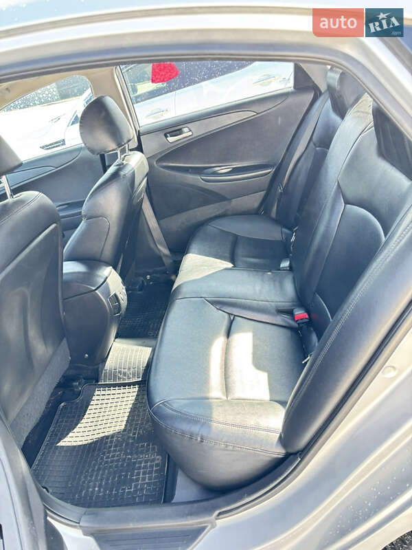 Седан Hyundai Sonata 2013 в Каменец-Подольском