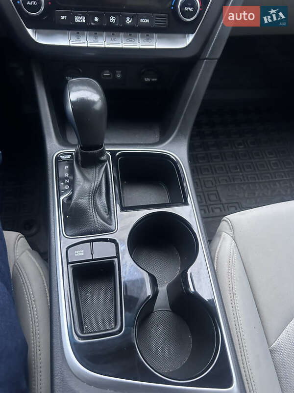 Седан Hyundai Sonata 2018 в Львове