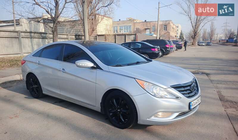 Hyundai Sonata 2011