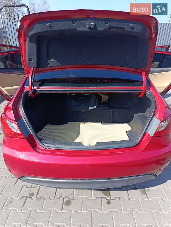 Седан Hyundai Sonata 2012 в Львове
