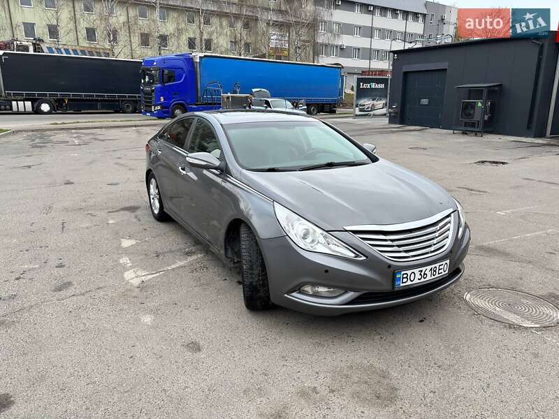 Седан Hyundai Sonata 2010 в Львове