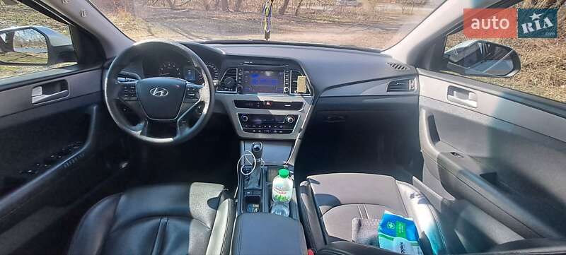 Седан Hyundai Sonata 2015 в Звягелі