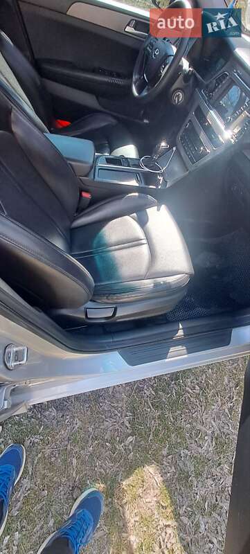 Седан Hyundai Sonata 2015 в Звягелі