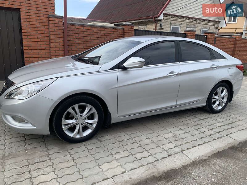 Седан Hyundai Sonata 2010 в Новомосковську