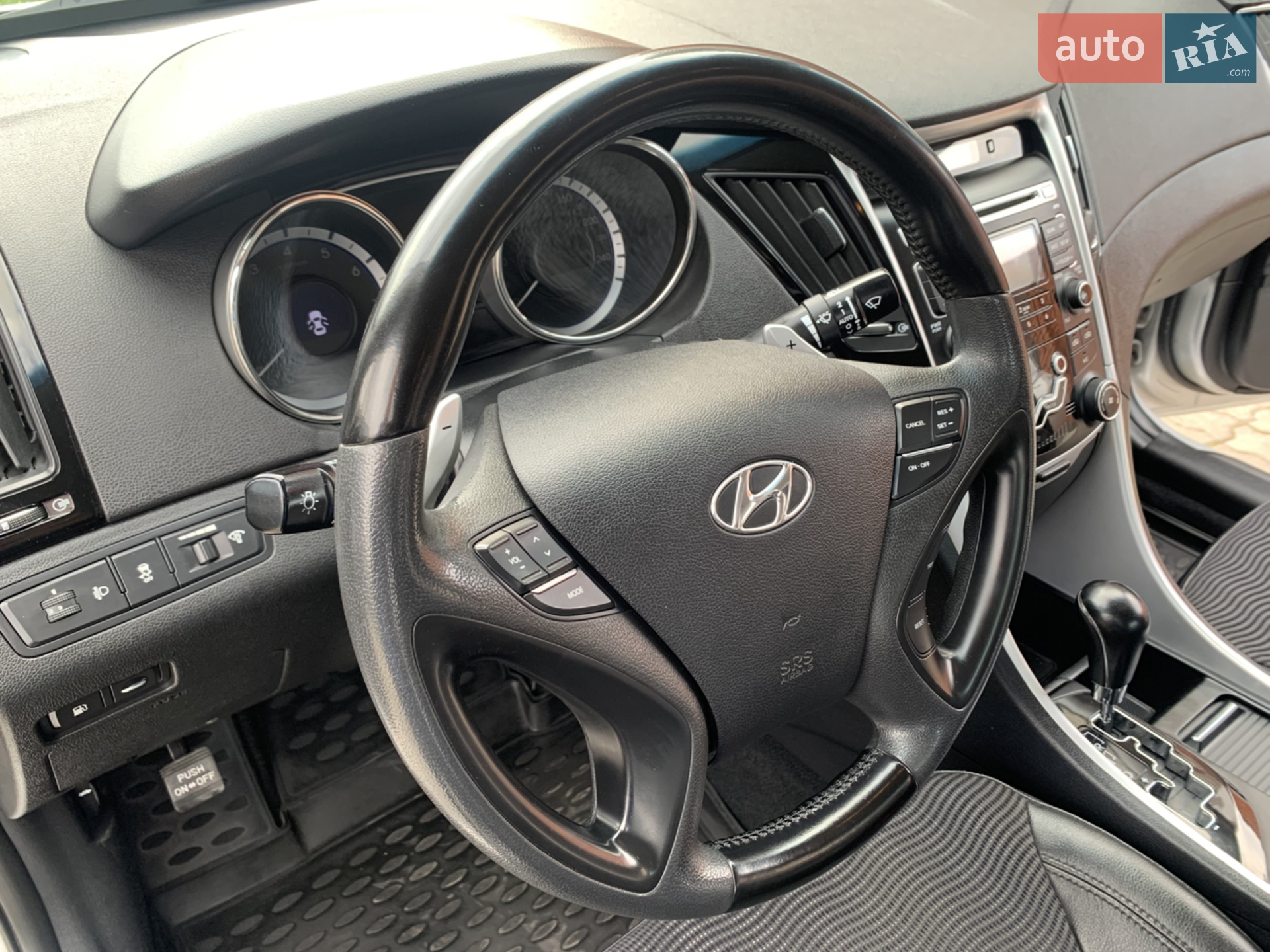 2010 Hyundai Sonata - мініатюра 17
