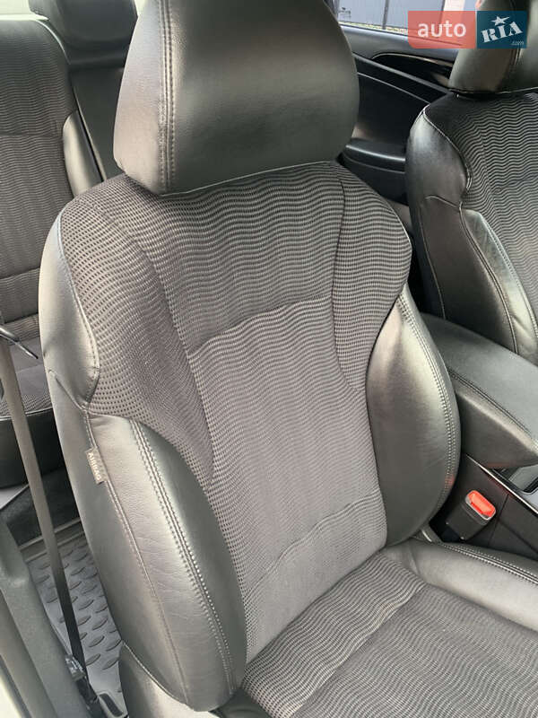 Седан Hyundai Sonata 2010 в Новомосковську