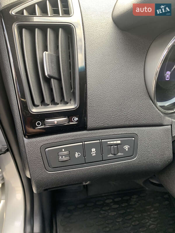 Седан Hyundai Sonata 2010 в Новомосковську