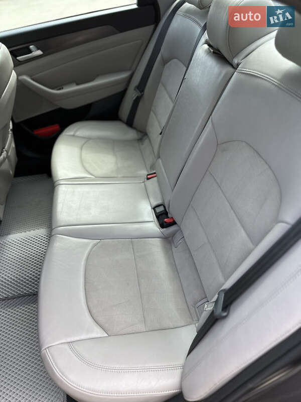 Седан Hyundai Sonata 2015 в Умани