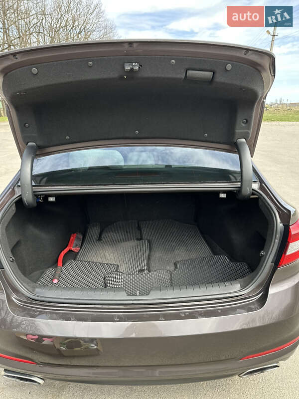 Седан Hyundai Sonata 2015 в Умани