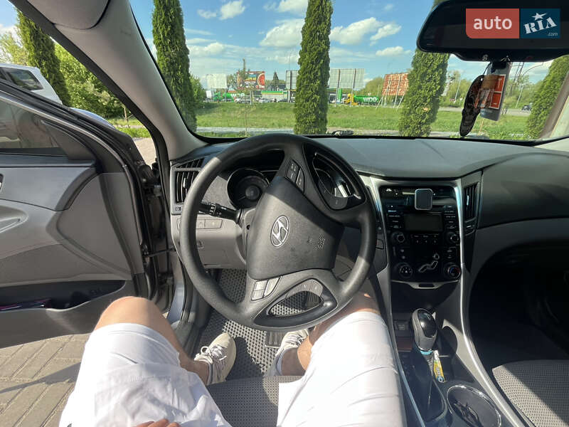 Седан Hyundai Sonata 2013 в Василькове