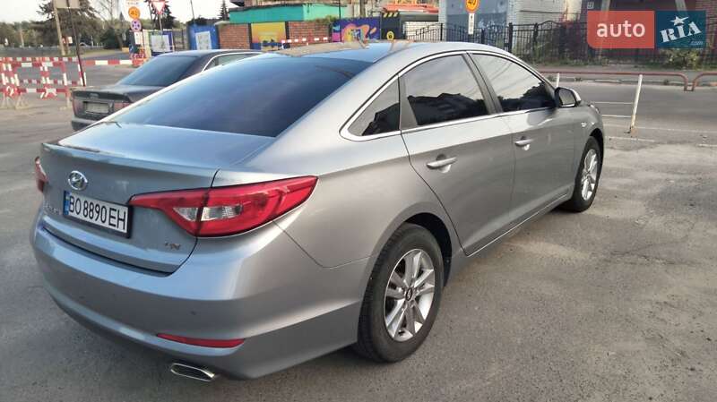 Седан Hyundai Sonata 2016 в Новоднестровске