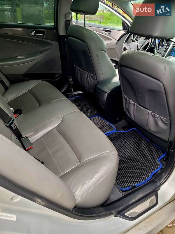 Седан Hyundai Sonata 2014 в Львове