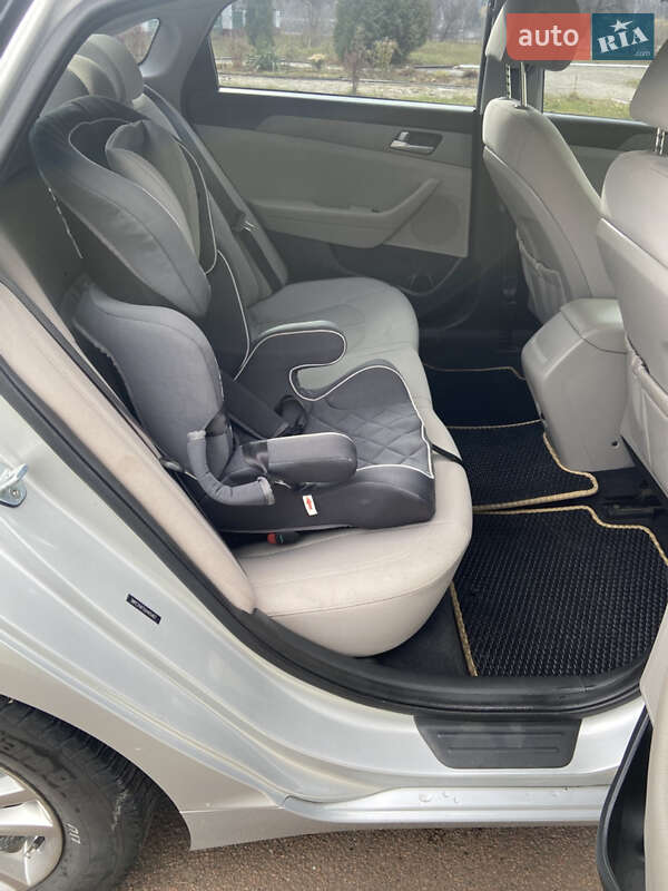 Седан Hyundai Sonata 2016 в Овруче