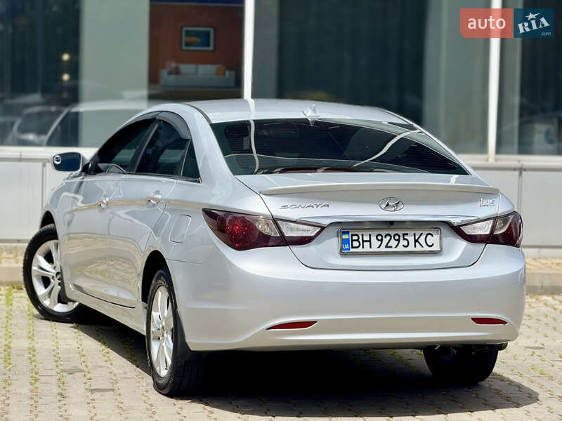 Hyundai Sonata 2012