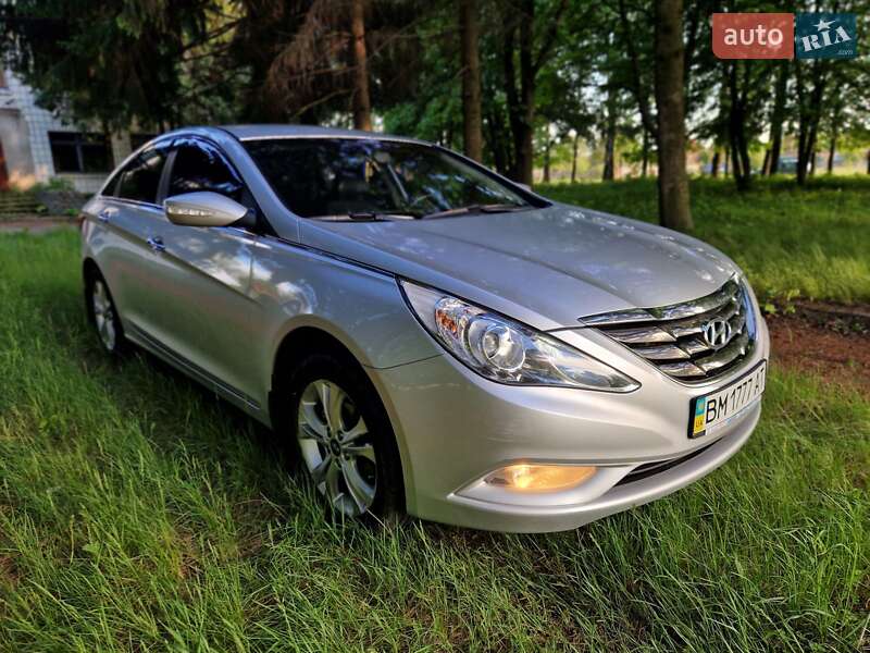 Седан Hyundai Sonata 2010 в Ромнах
