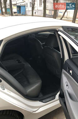 Седан Hyundai Sonata 2013 в 