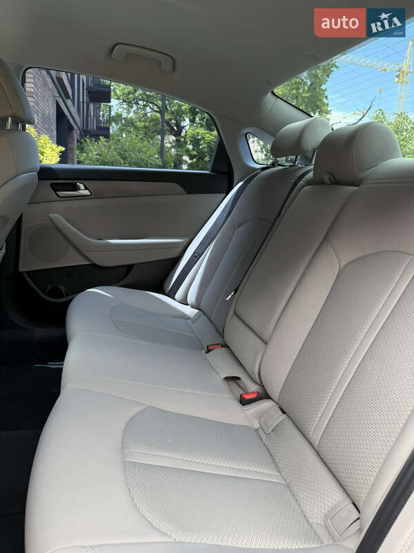 Седан Hyundai Sonata 2015 в Ивано-Франковске