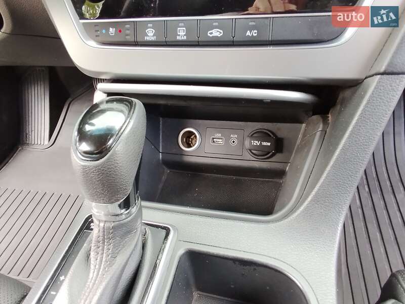 Седан Hyundai Sonata 2016 в Киеве