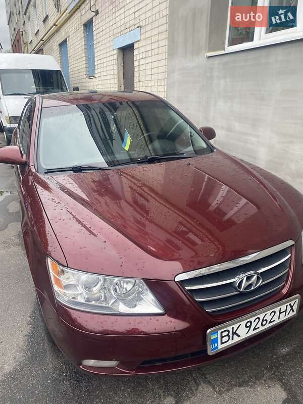 Седан Hyundai Sonata 2009 в Ровно