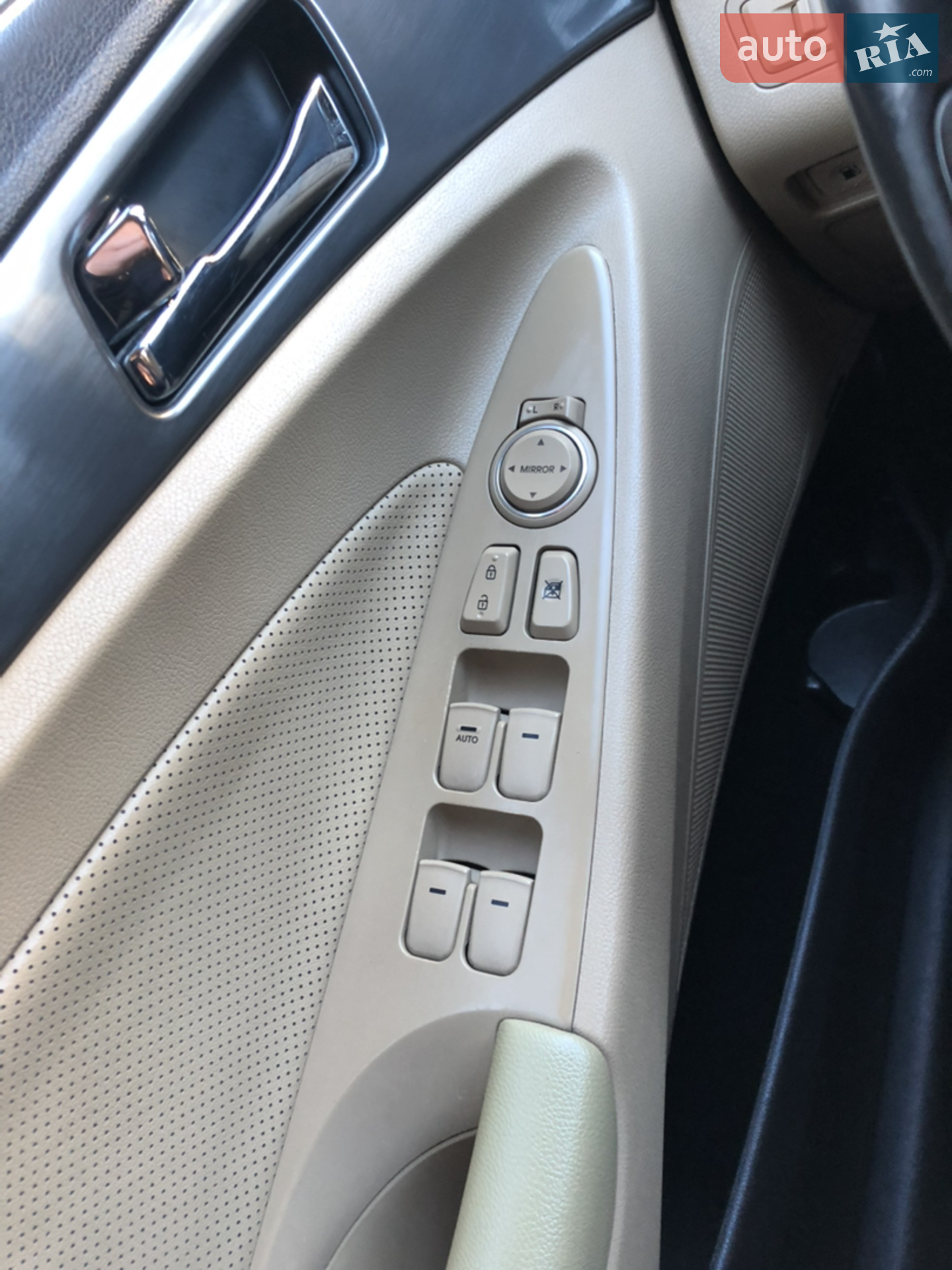 2013 Hyundai Sonata - мініатюра 18