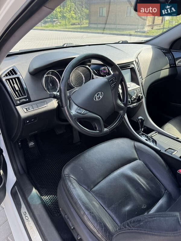 Седан Hyundai Sonata 2011 в Бершаді