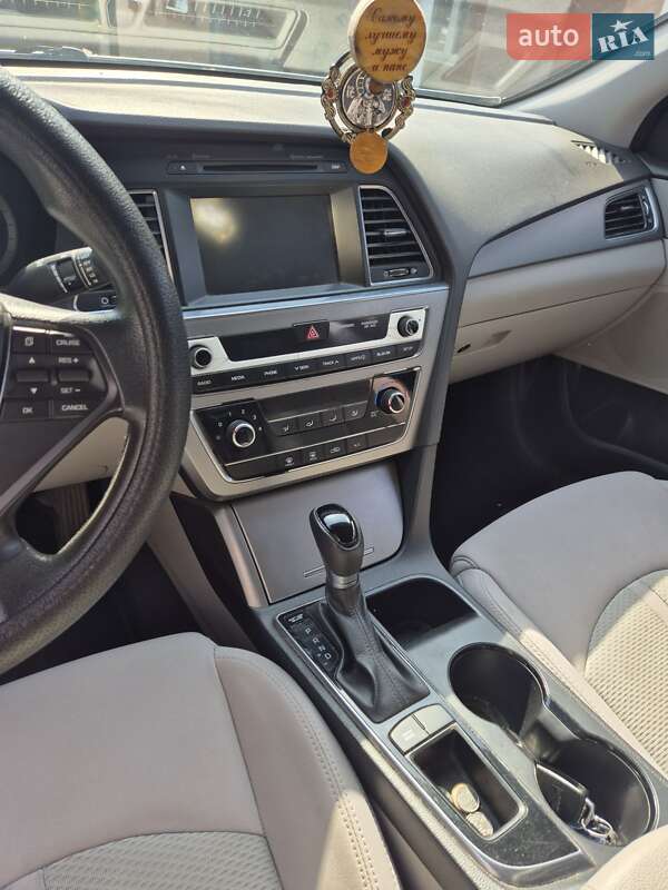 Седан Hyundai Sonata 2015 в Первомайську