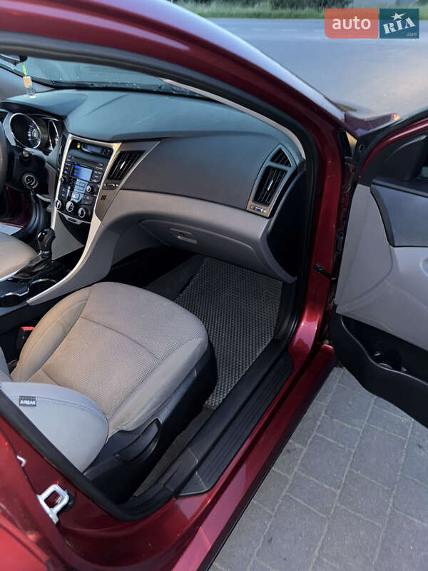 Седан Hyundai Sonata 2014 в Долині