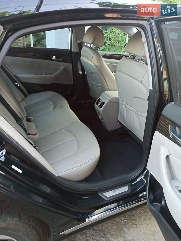 Седан Hyundai Sonata 2015 в Одессе