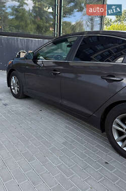 Седан Hyundai Sonata 2015 в 