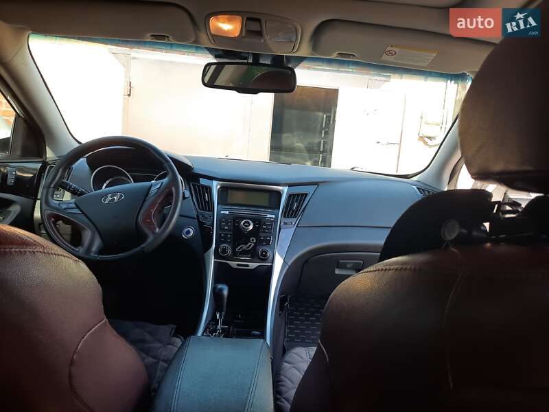Седан Hyundai Sonata 2011 в Карлівці