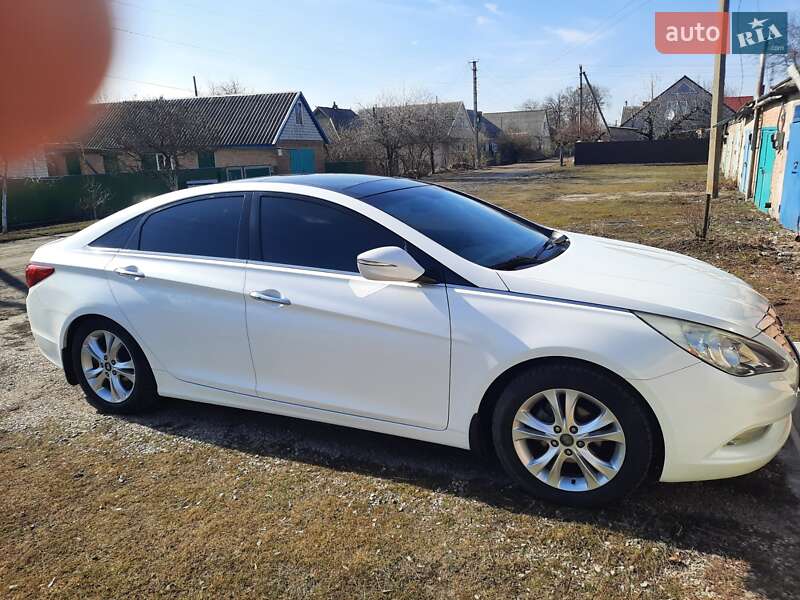 Седан Hyundai Sonata 2011 в Карлівці