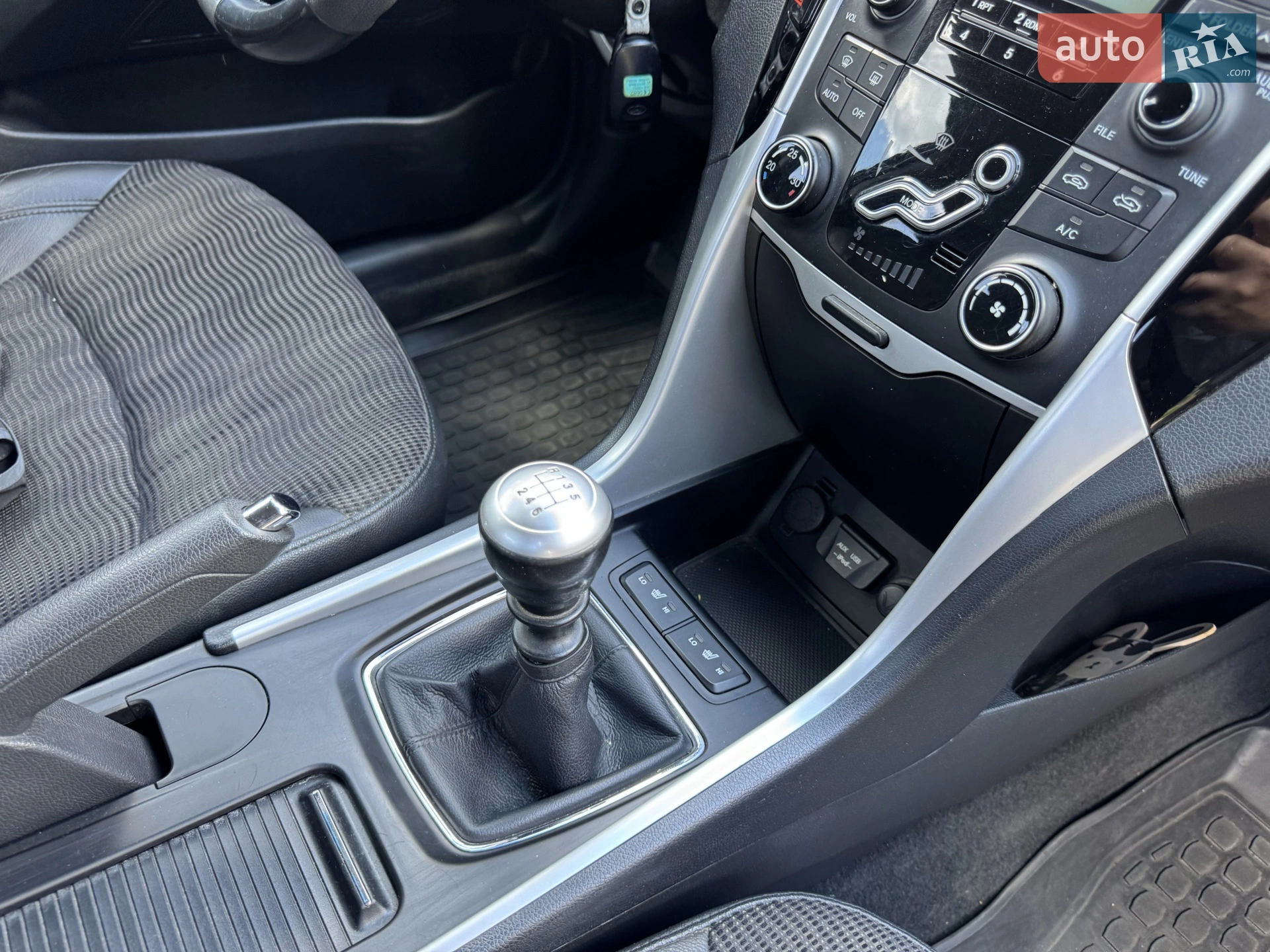 2010 Hyundai Sonata - мініатюра 23