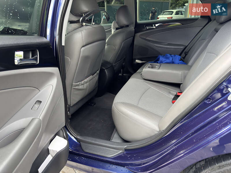 Седан Hyundai Sonata 2013 в Киеве
