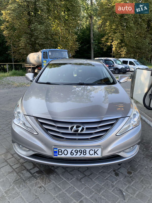 Hyundai Sonata 2011