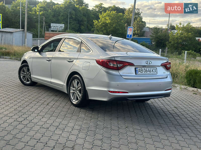 Седан Hyundai Sonata 2015 в Могилев-Подольске