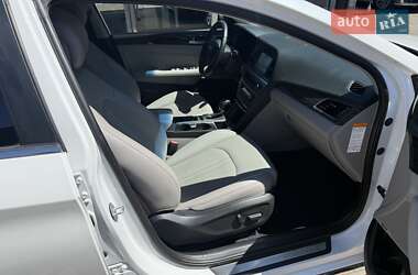 Седан Hyundai Sonata 2015 в 
